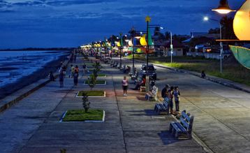 Dipolog Boulevard at night